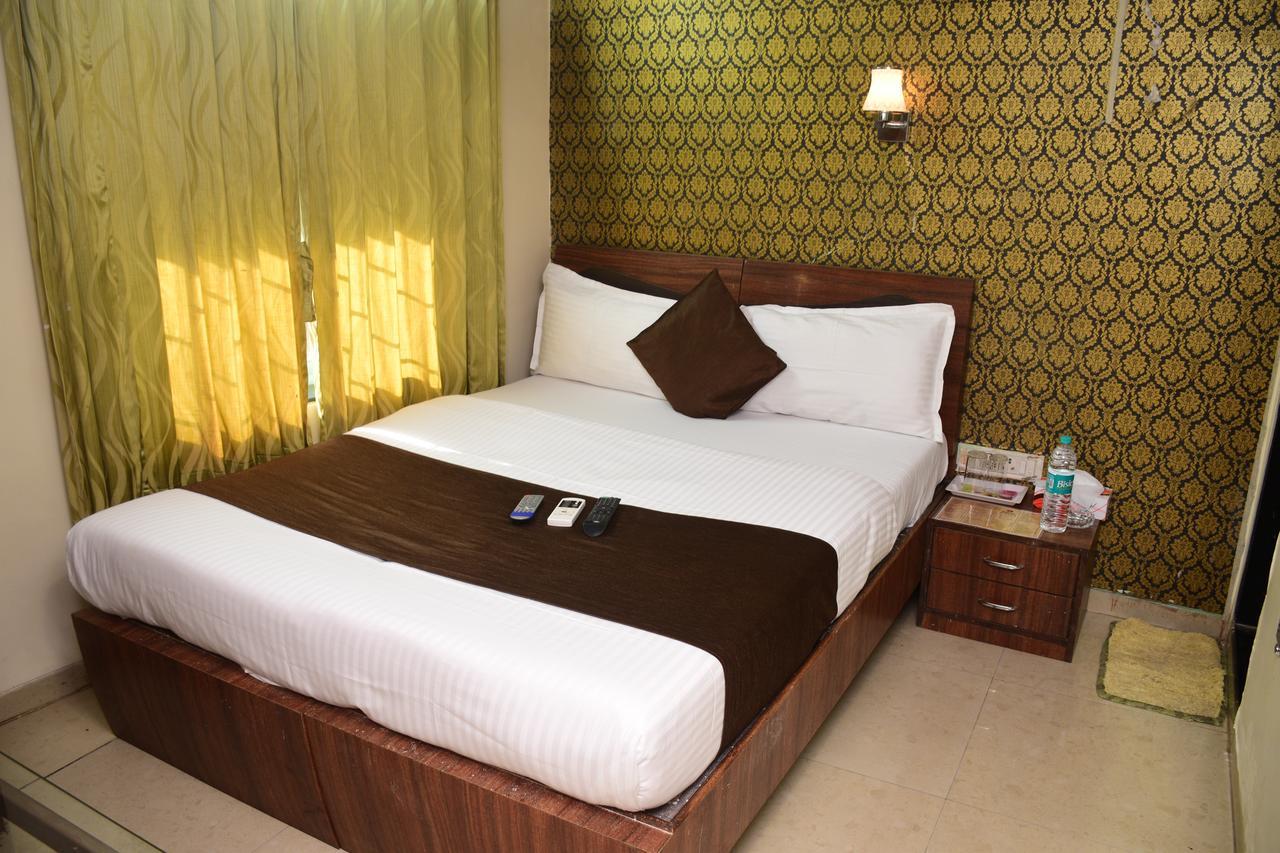מומביי Hotel K.C Residency מראה חיצוני תמונה